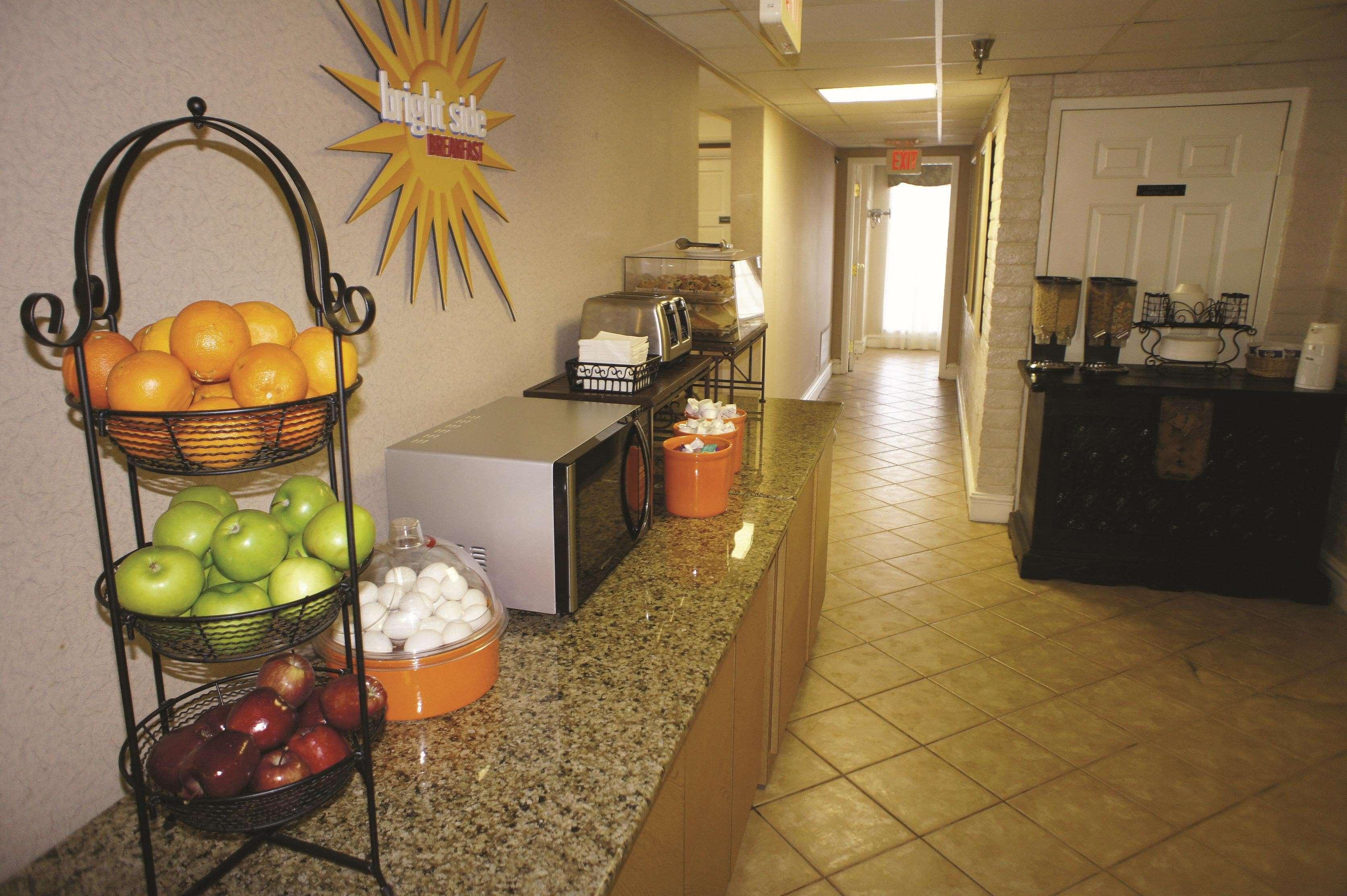La Quinta Inn By Wyndham Norfolk Virginia Beach Ngoại thất bức ảnh
