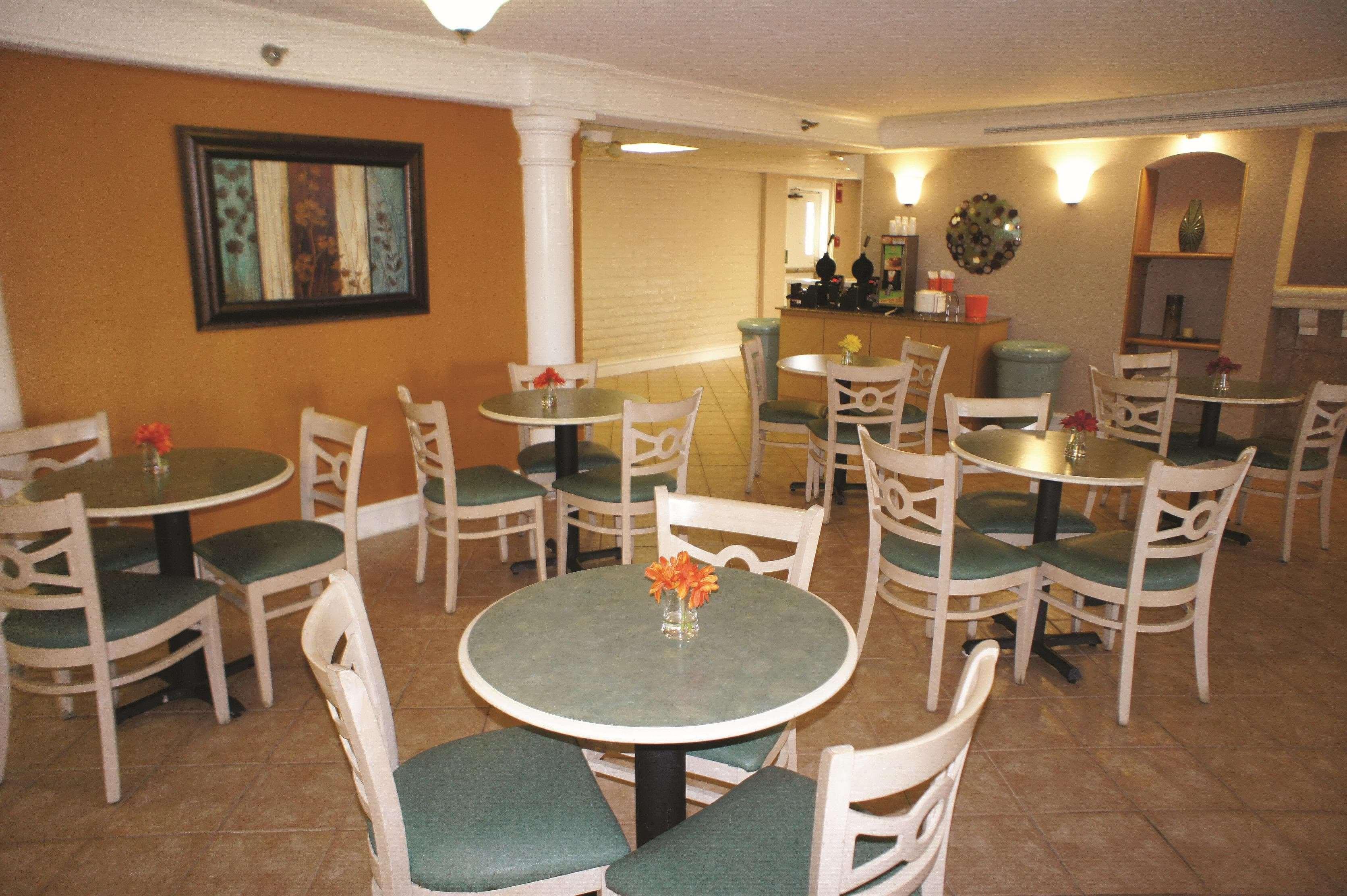 La Quinta Inn By Wyndham Norfolk Virginia Beach Ngoại thất bức ảnh